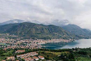 AC米兰客场击败尤文图斯豪取意甲积分榜首，ac米兰胜尤文图斯